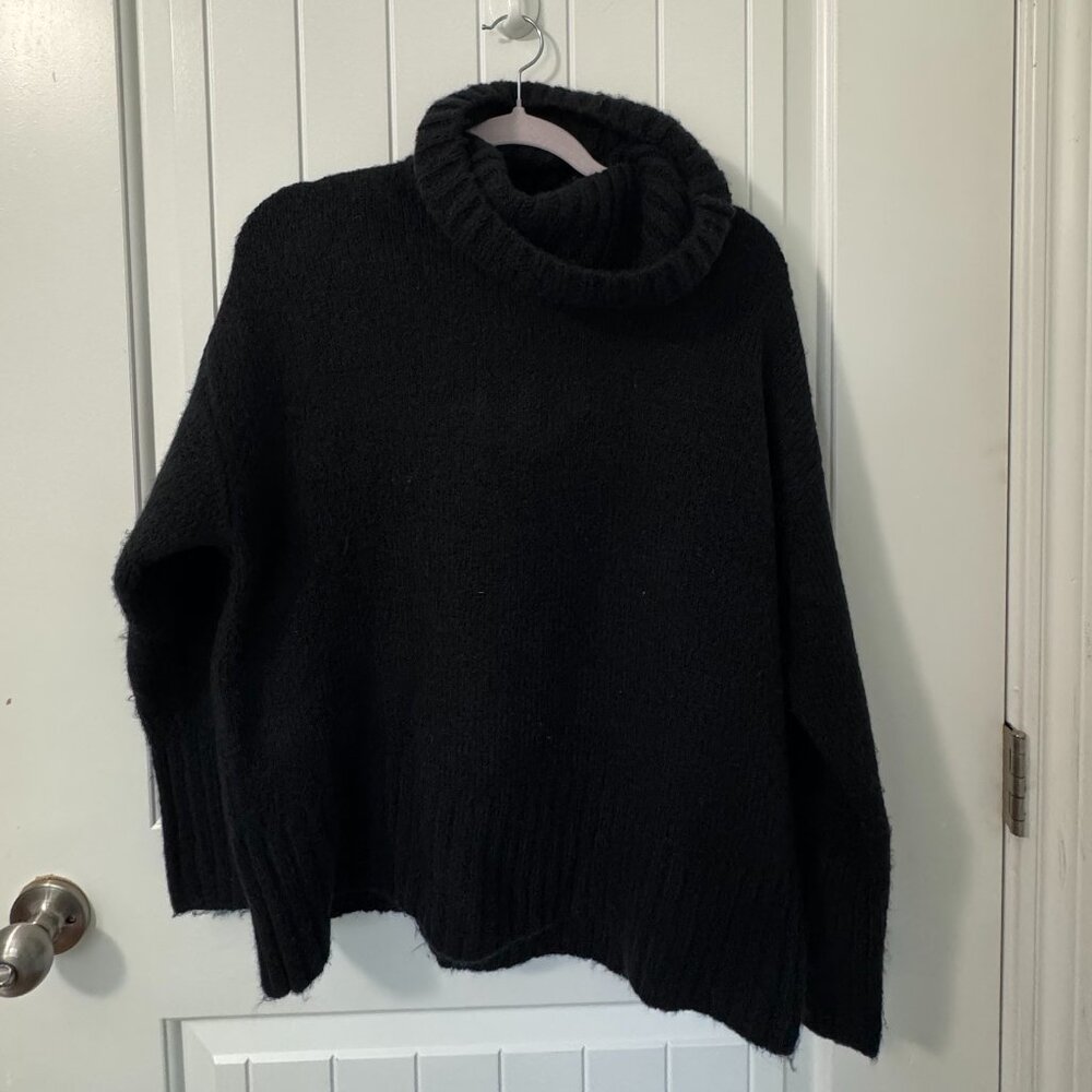 Gianni Bini Black Sweater